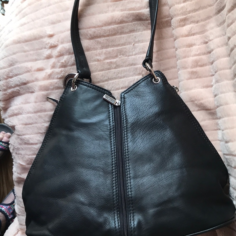BOUTIQUE OF LEATHER - Picture 2 of 14
